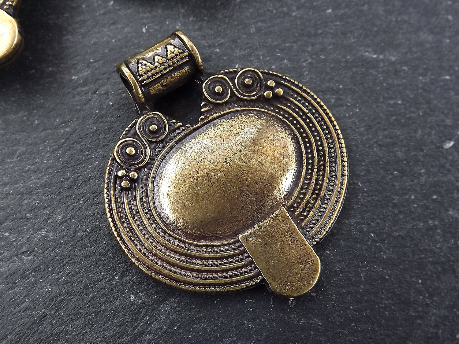 Nepalese Style Oval Artisan Heart Pendant Ethnic Tribal Pattern Rajasthan - Antique Bronze Plated - 1pc