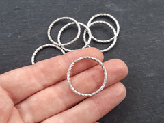 25mm Twisted Etched Jump Rings Antique Matte Silver Plated - 6pcs