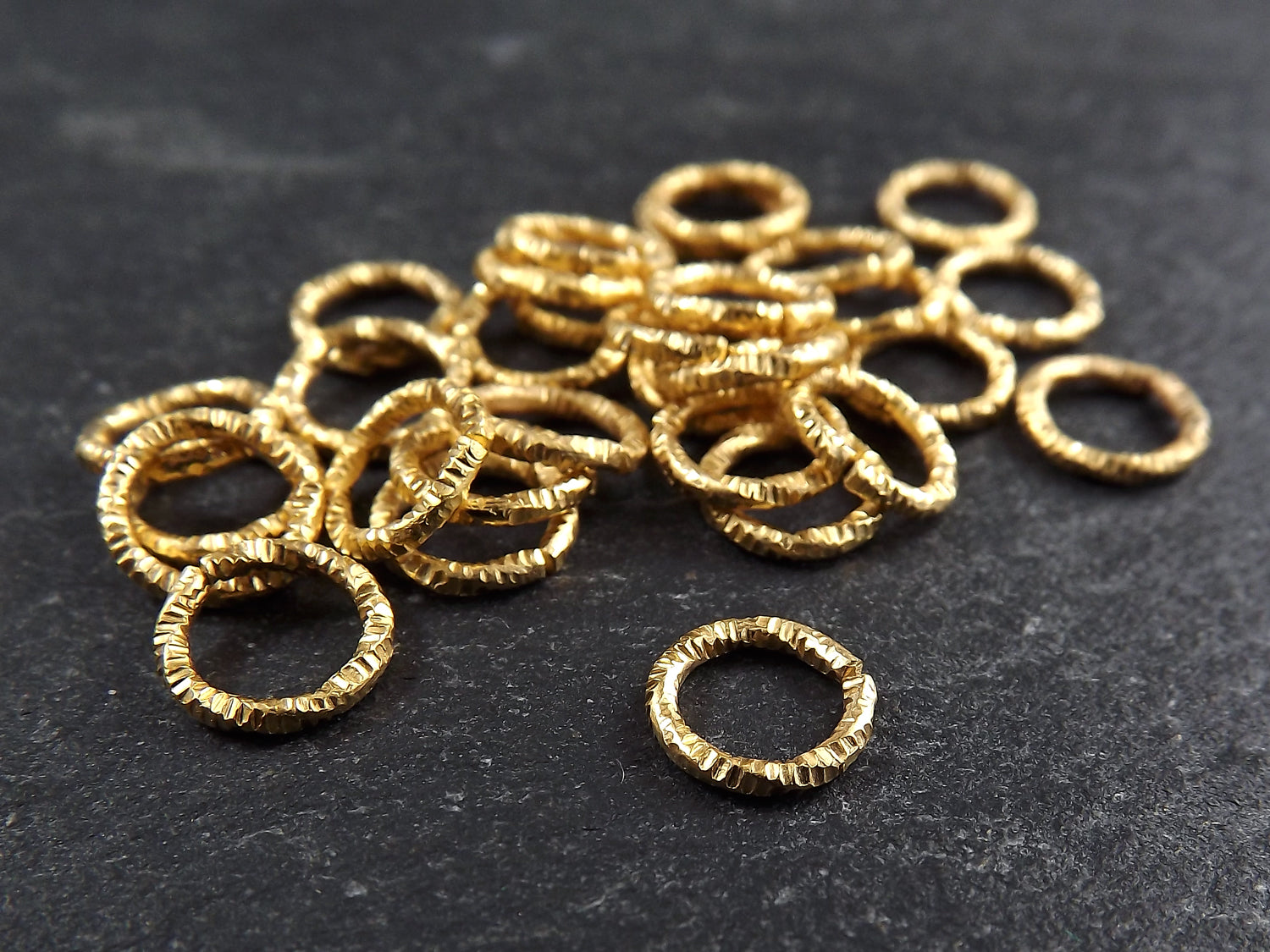 8mm Twisted Etched Jump Rings 22k Gold Plated - 30pcs