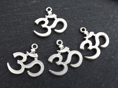 Silver OM Symbol Yoga Aum Pendant Charms, Yoga Charms, OM mantra, Ohm, Matte Antique Silver Plated