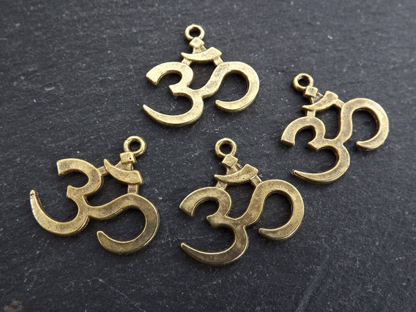 Bronze OM Symbol Yoga Aum Pendant Charms, Yoga Charms, OM mantra, Ohm, Antique Bronze Plated