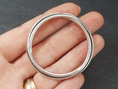 Silver Loop Pendant, Intermingling Loop, Round Pendant, Closed Loop, Ring Pendant, Loop Connector, Silver Ring, Antique Silver Plated 1pc