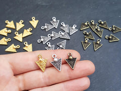 Silver Triangle Charms, Rustic Cast, Spike Charms, Arrow Head Charms, Ethnic Charms, Triangle Pendants, Matte Antique Silver Plated 10pcs