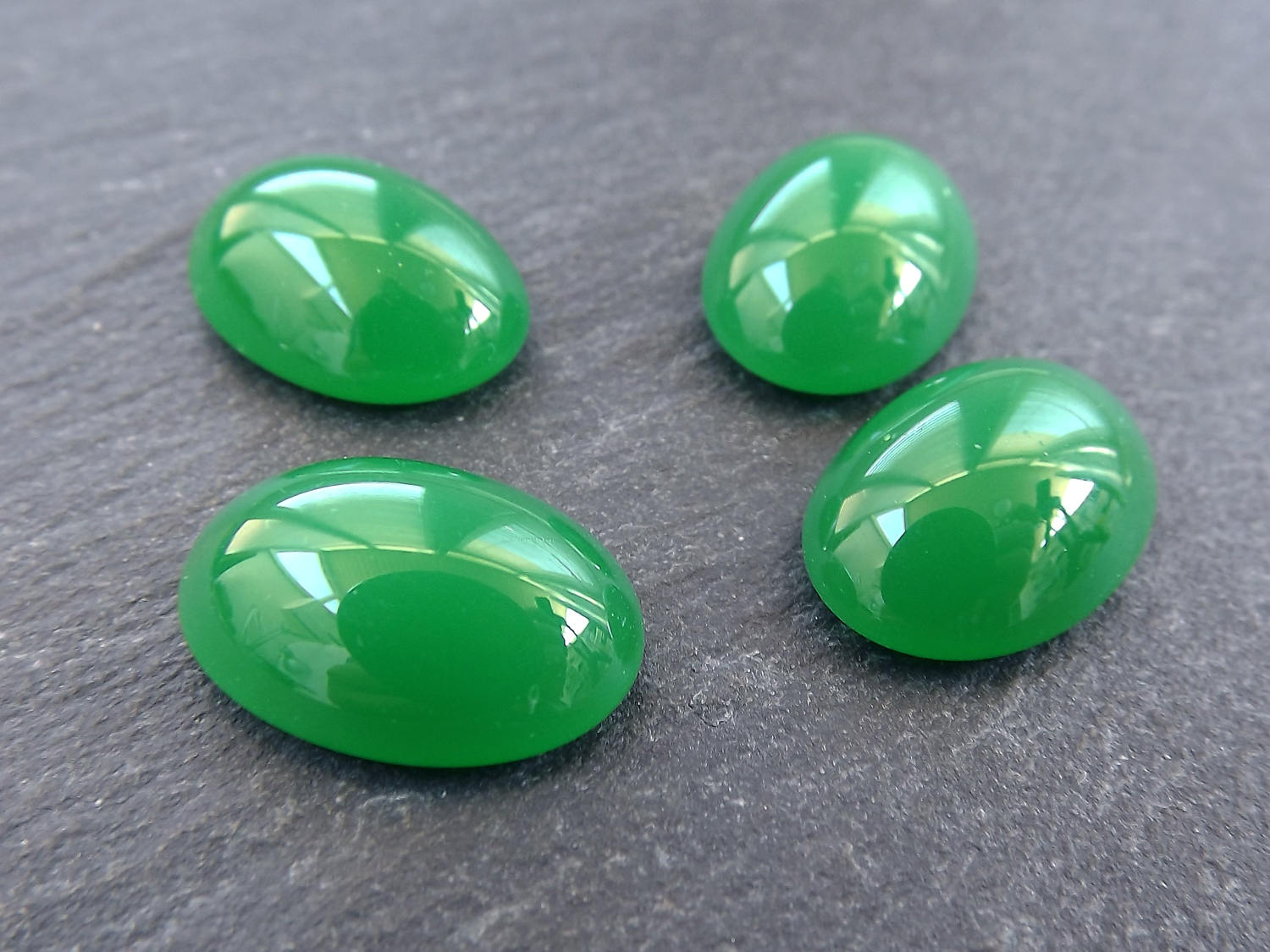 4pcs Green Czech Oval Glass Dome Cabochon Beads - 18 x 12mm