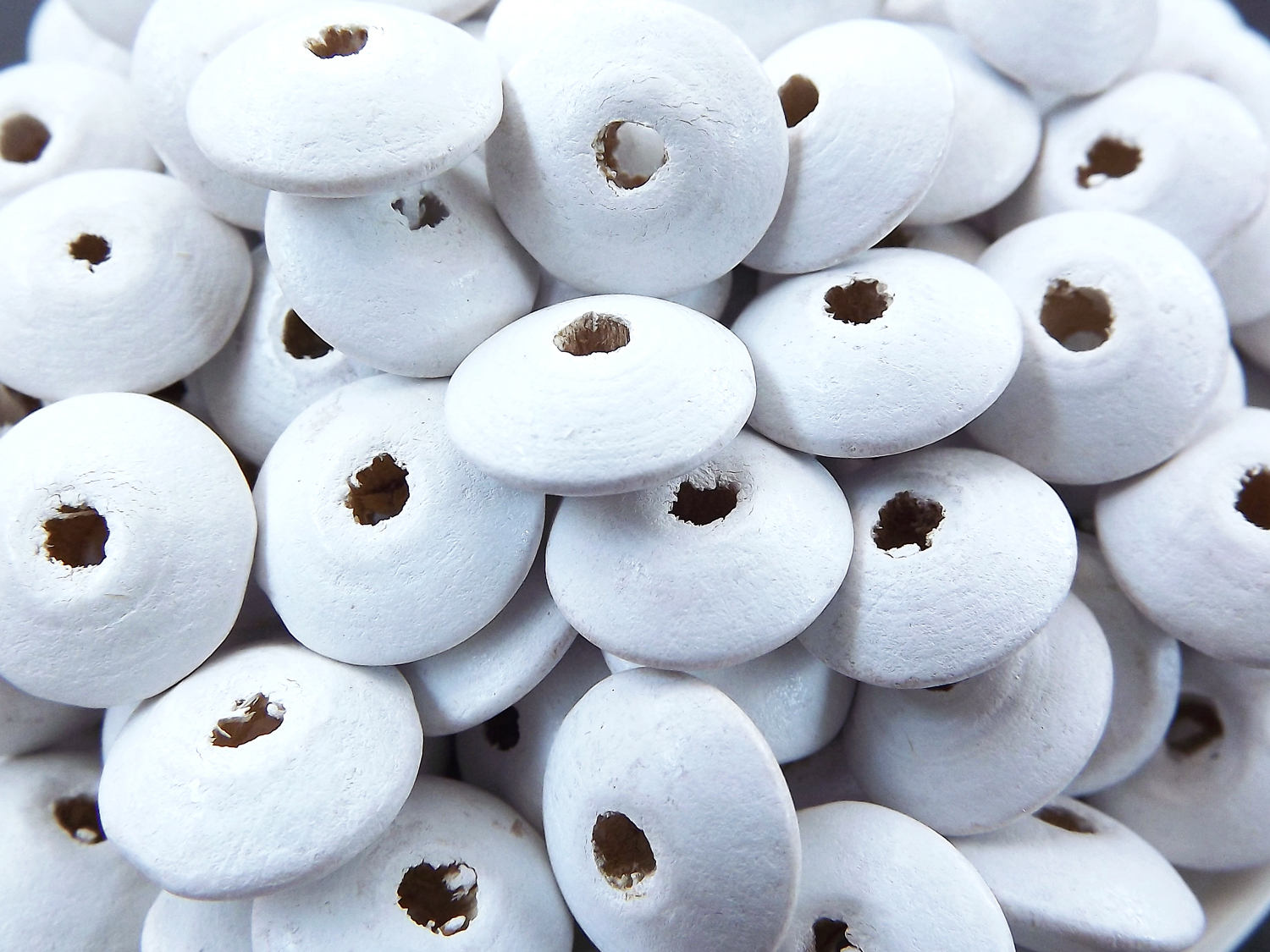 White Saucer Disc Wood Beads Varnished Plain Simple Round Disc Craft Wooden Bead Spacers - 14 x 5mm - Choose 25pcs, 50pcs or 100pcs