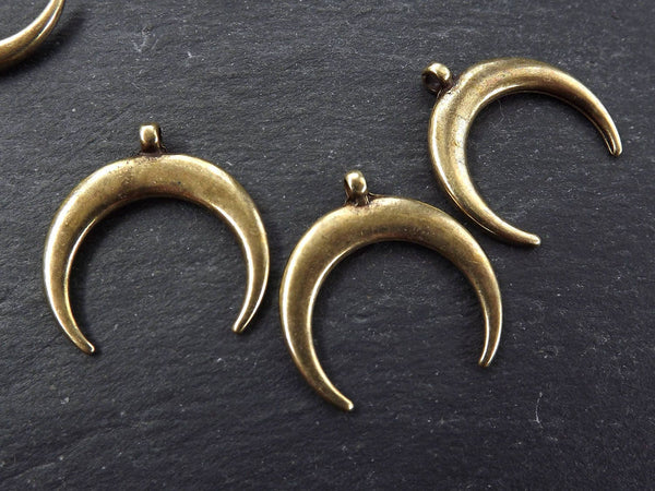 Crescent Charms Pendants, Medium Bronze Tribal Charms, Double Horn Charms, Moon Charms, Bronze Horn, Antique Bronze Plated 3pc