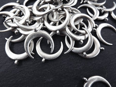 Medium Silver Crescent Charms, Crescent Pendant, Tribal Charms, Double Horn Charms, Moon Charms, Horn, Antique Matte Silver Plated 3pc