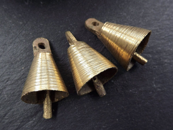 3 Small Rustic Cast Raw Brass Tribal Ethnic Bell Pendant 28mm - Jewelry Supplies Home Decor Costume Design - No:2 Bar Clapper