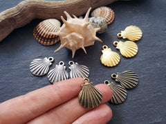 Bronze Shell Charm Pendants, Seashell Charms, Clam Shell, Scallop Shell, Mermaid Shell, Shell Pendant, Antique Bronze Plated 3pc