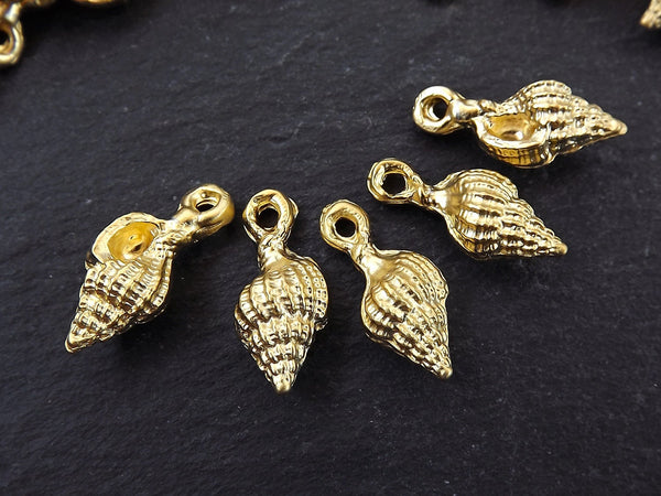 Conch Shell Charms, Gold Shell Charms, Mini Conch Shell, Shell Pendant, Spiral Shell, Gold Seashell, Beach Style, 22k Matte Gold Plated 5pc