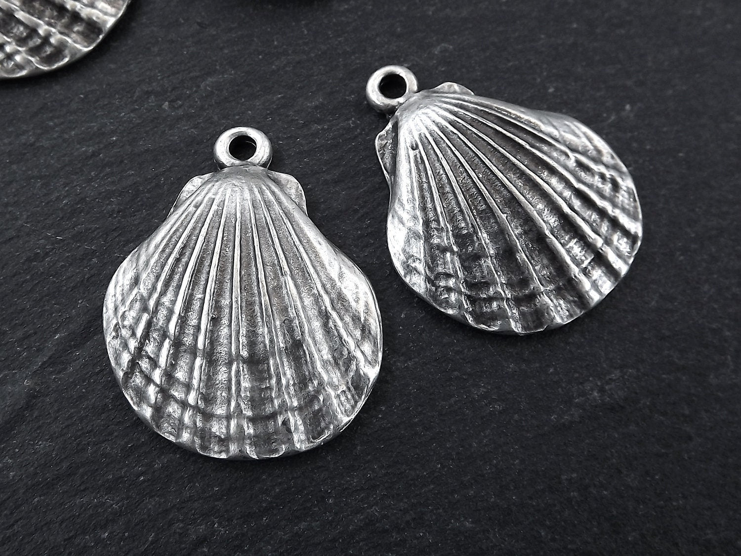 Silver Shell Charms, Scallop Shell, Cockle Shell, Seashell Charms, Clam Shell, Shell Pendant, Beach Charm, Matte Antique Silver Plated 2pc