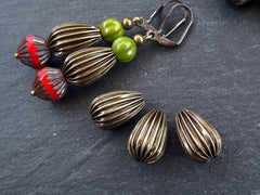 Bronze Corrugated Teardrop Bead, Bronze Tear Drop Ribbed Bead, Large Teardrop, Tear Drop Bead, Fluted Teardrop, Antique Bronze Plated, 3pc