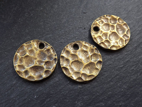 Hammered Bronze Pendant, Hammered Disc Charms, Round Hammered Pendant, Hammered Charm, Bronze Coin Pendant, Antique Bronze Plated - 3pc