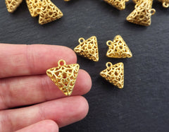 Filigree Triangle Charms, Pillow Charms, Puff Charms, Hollow Triangle Charms, Heart, Heart Charms, Folk, 22k Matte Gold Plated 4pcs