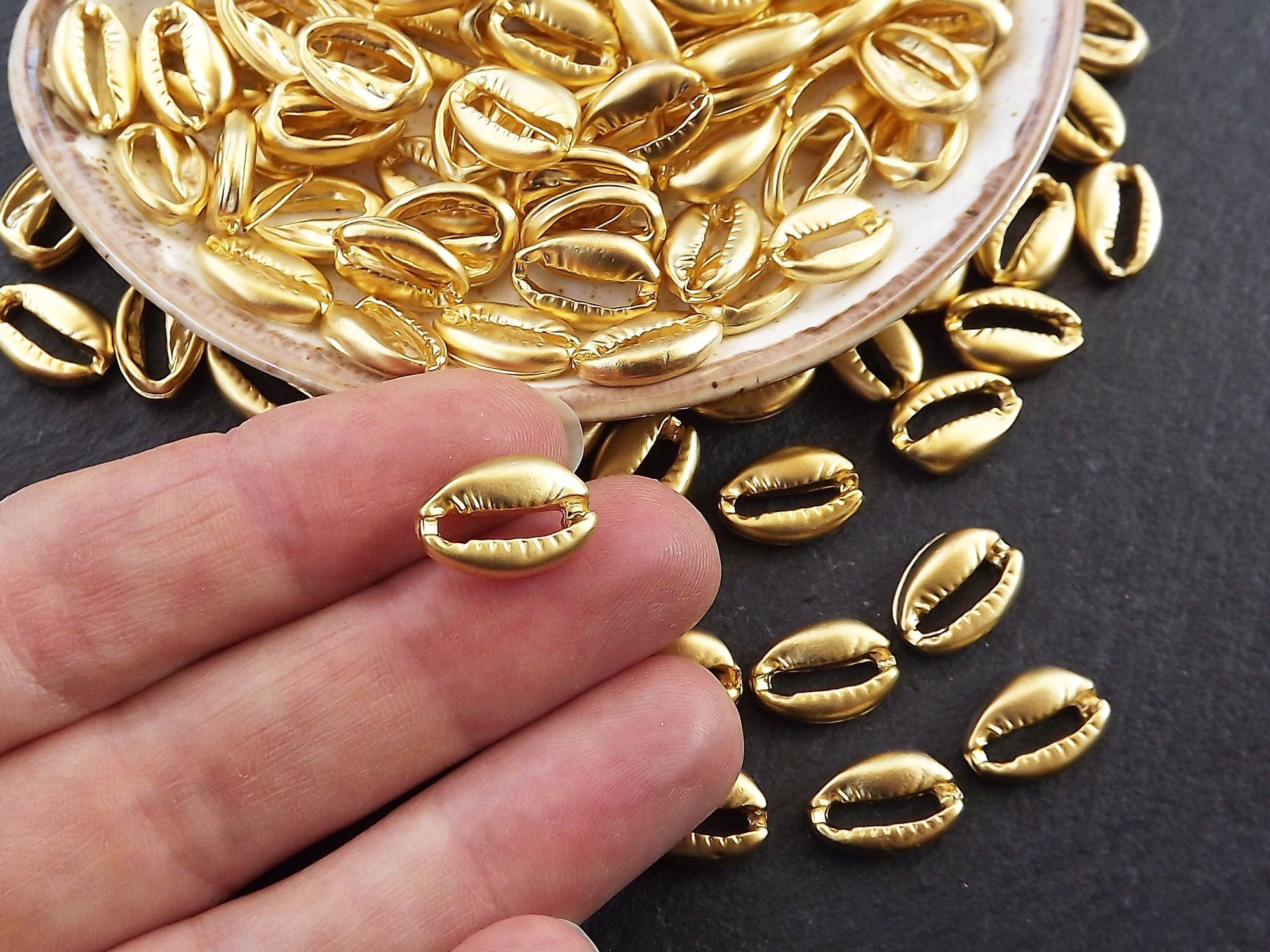 Buy Gold Cowrie Shell Bracelet, Cowrie Bracelet, Adjustable Bracelet, Gold  Bracelet, Gold Dipped Shell, Shell Bracelet, Boho Bracelet Online in India  - Etsy