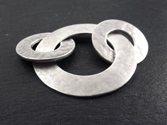 Large Silver Linked Loop Pendant Connector, Three Circle Link, Round Closed Ring, Trio Interlocking, Matte Antique Silver Plated