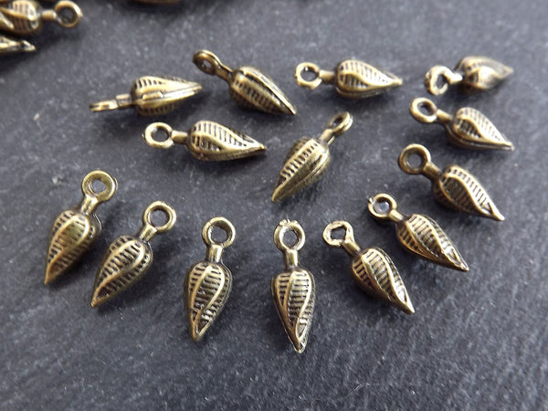 15 Mini Bronze Twisted Pointy Drop Charms, Tiny Dangle Drop Pendant, Teardrop Beads, Bronze Drop Beads