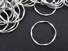 Twisted Loop Circle Pendant Connector, Round Closed Hoop Ring Link, Matte Antique Silver, 1PC