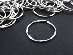 Twisted Loop Circle Pendant Connector, Round Closed Hoop Ring Link, Matte Antique Silver, 1PC