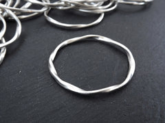 Twisted Loop Circle Pendant Connector, Round Closed Hoop Ring Link, Matte Antique Silver, 1PC