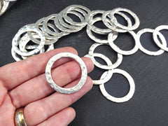 Hammered Circle Connector, Hammered Ring Link, Connector Pendant, Eternity Ring, Charm Holder, Thin Loop, Matte Antique Silver Plated, 4pc