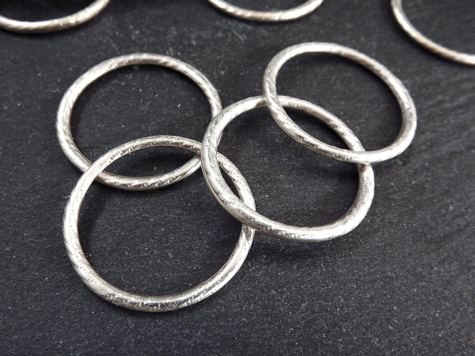 Round Link Connector, Textured Ring Link, Circle Link, Silver Charm Link, Round Charm Link, Silver Loop, Matte Antique Silver Plated 4pc