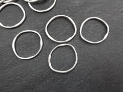 3 Circle Ring Link Connector Pendant, Eternity Ring, Charm Holder, Organic Closed Thin Loop, Matte Antique Silver Plated, 3pc