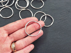 3 Circle Ring Link Connector Pendant, Eternity Ring, Charm Holder, Organic Closed Thin Loop, Matte Antique Silver Plated, 3pc