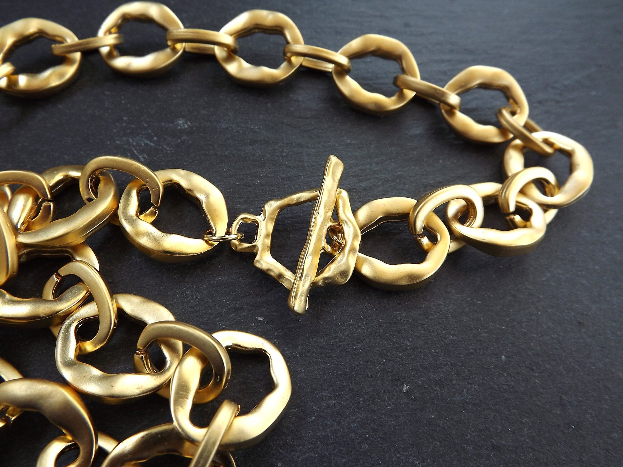 16 Chunky Gold Necklace Chain with Clasp, Thick Trend Statement Chain –  LylaSupplies