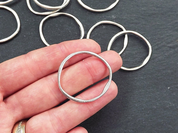 3 Circle Ring Link Connector Pendant, Eternity Ring, Charm Holder, Organic Closed Thin Loop, Matte Antique Silver Plated, 3pc