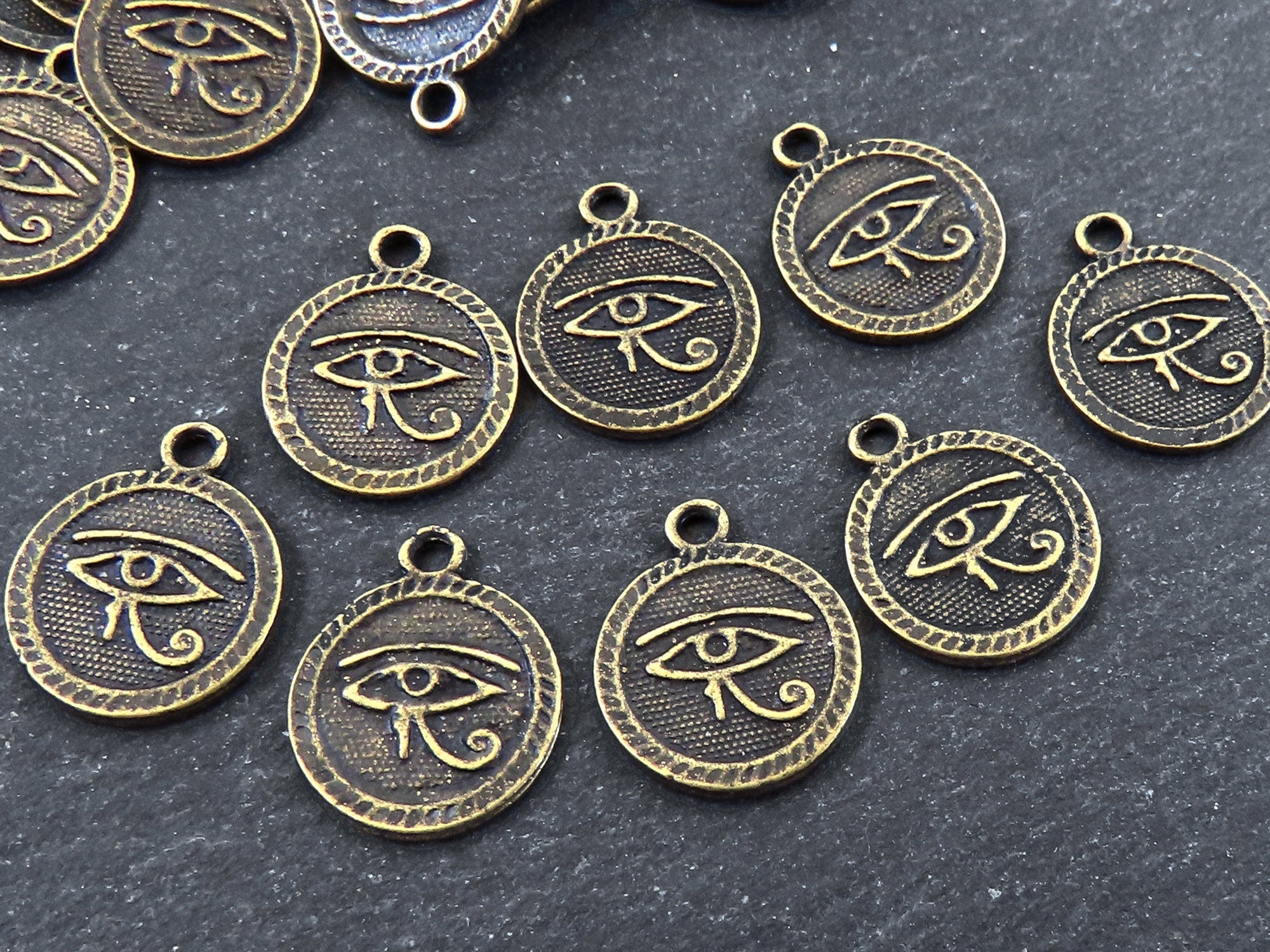 Round Egyptian Eye of Horus Dangle Pendant Charms, Egyptian Symbol, Eye of Ra, Bronze Coin Charm Pendants, Antique Bronze Plated, 10pc