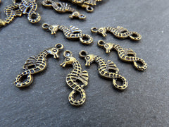 8 Mini Seahorse Pendant Charms, Artisan Charms, Seahorse Beads, Antique Bronze Plated, 8pcs