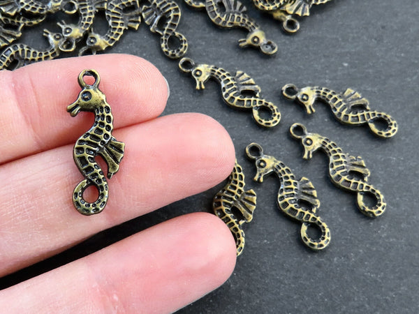 Fashewelry 20pcs Alloy Bowknot Charms Links Light Gold Bow Connector Pendants Jewelry Connectors with Double Loops for DIY Earrings Necklaces