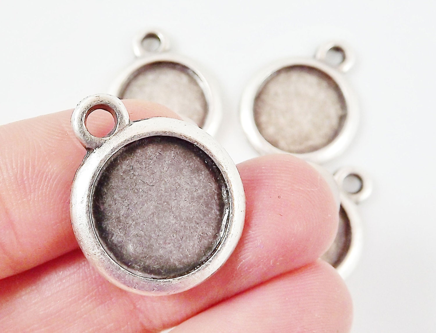 4 Round Smooth Pendant Tray Cabochon Setting for 14mm Cab - Rolled Edge -  Matte Silver Plated
