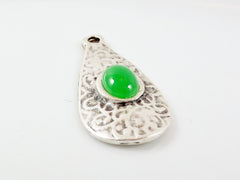 Textured Teardrop Pendant with Green Oval Glass Accent - Matte Silver plated - 1pc