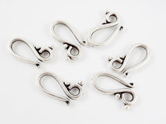 6 Hook Clasps - Matte Antique Silver Plated